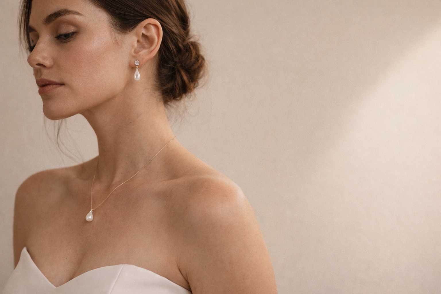 Best Moissanite Earrings for Strapless Wedding Dress Gowns