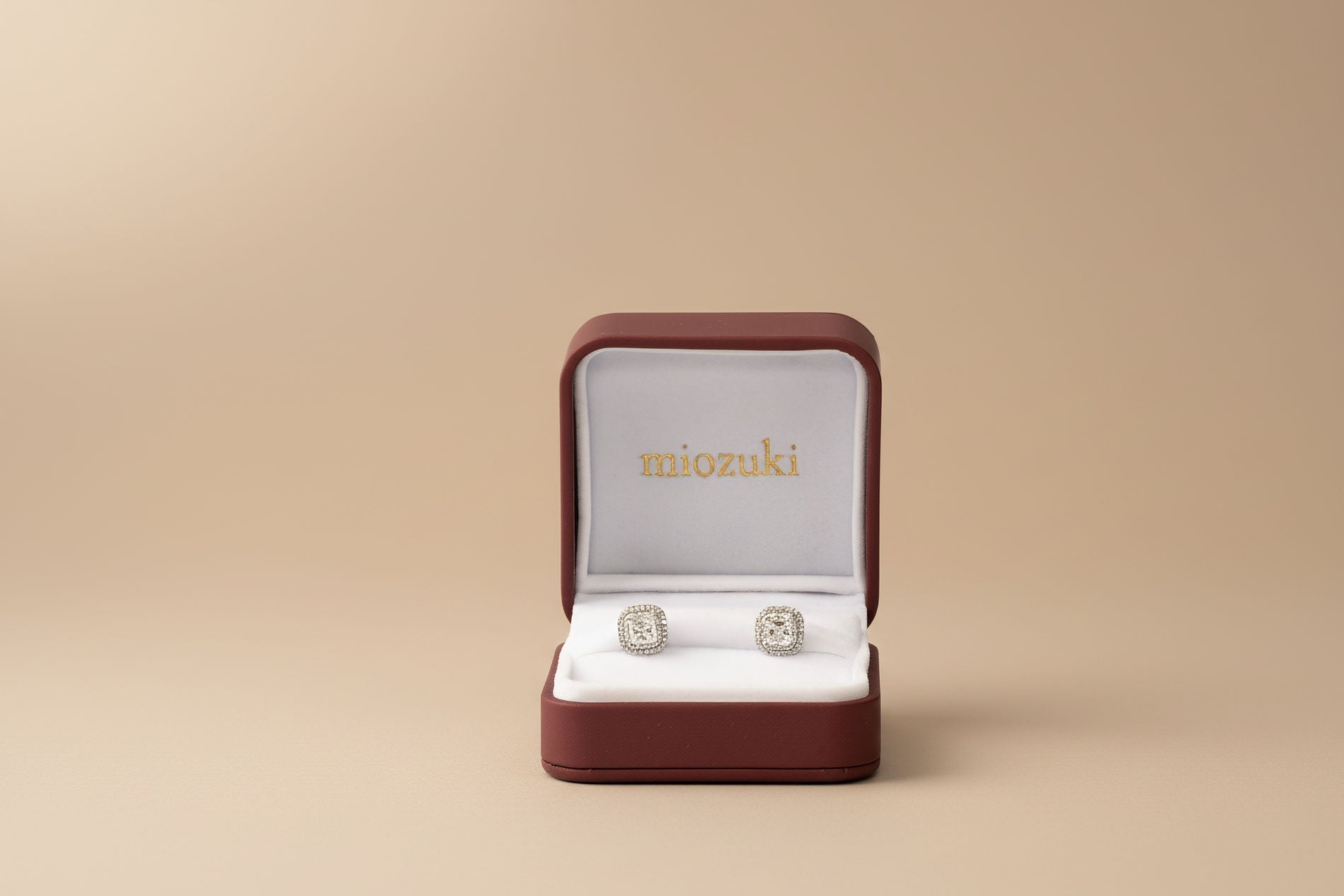 Guide on Best Moissanite Stud Earrings for Brides